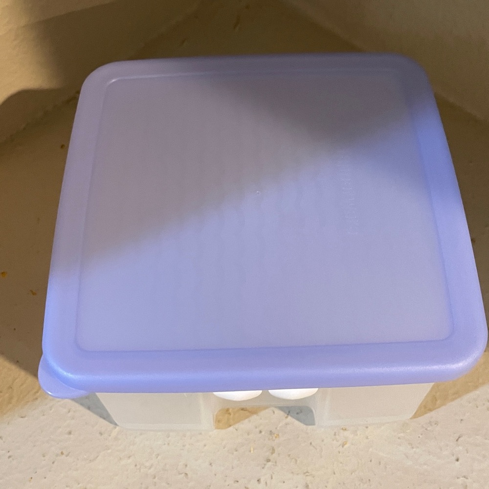 Tupperware Fridgesmart Small Square Container - Picture 2 of 12